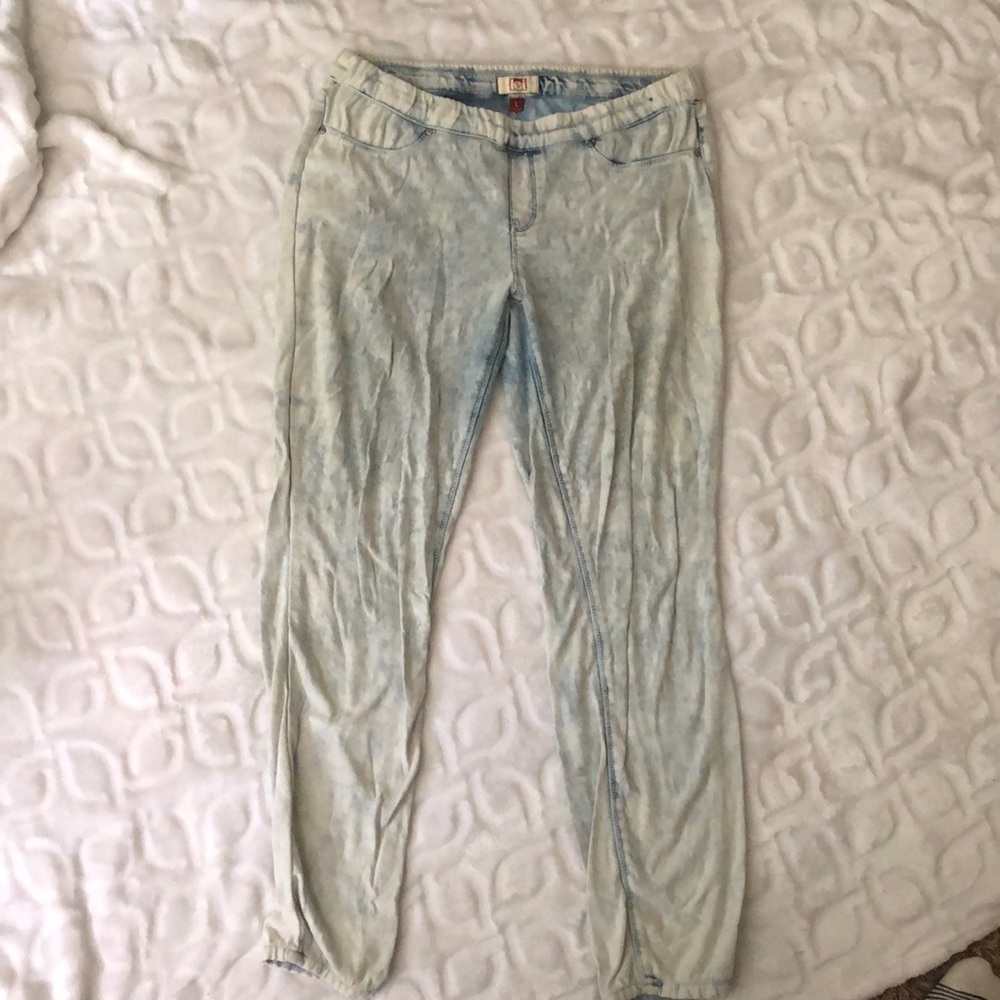 Soft Stretch Jeggings by LEI